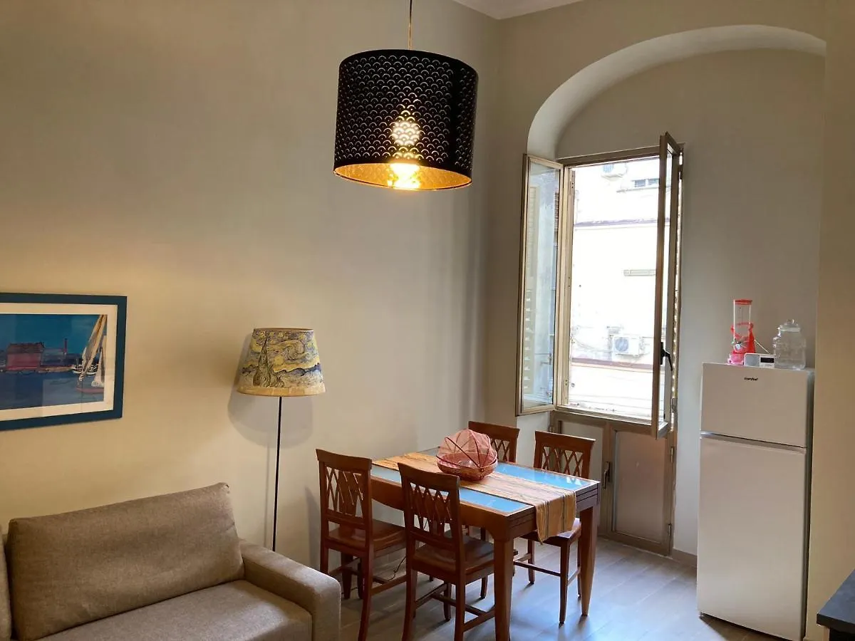 Apartment Domus Passpartenope, Napoli Italy